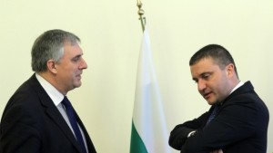 Вероятно ще има пари за коледни добавки към пенсиите