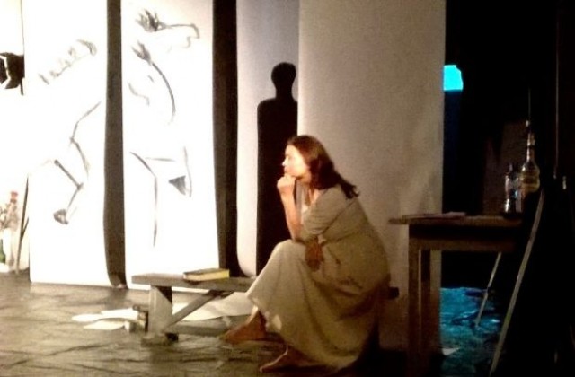 Емоционален екшън в новия спектакъл на театъра Бяло върху бяло