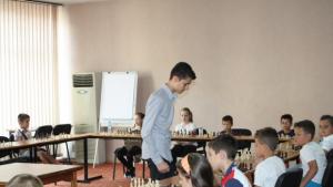 Благотворителен сеанс на ШК Етър популяризира шахматната игра