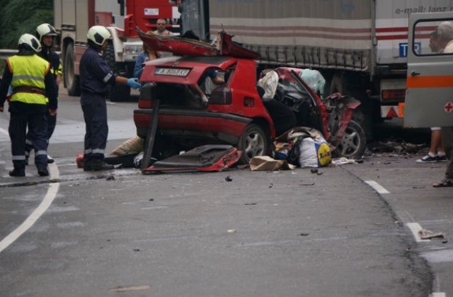 Ясна е самоличността на загиналите в катастрофата на пътя Варна-Бургас