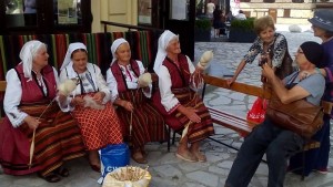 Местните самодейци и артисти в Банско гости на празнична вечеря