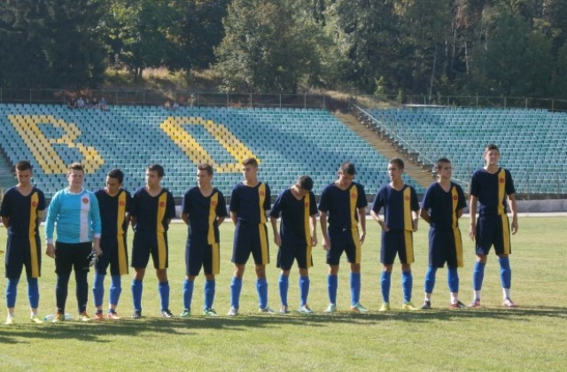 Велбъжд загуби от Марек 1915 с 0:6 при младшата възраст