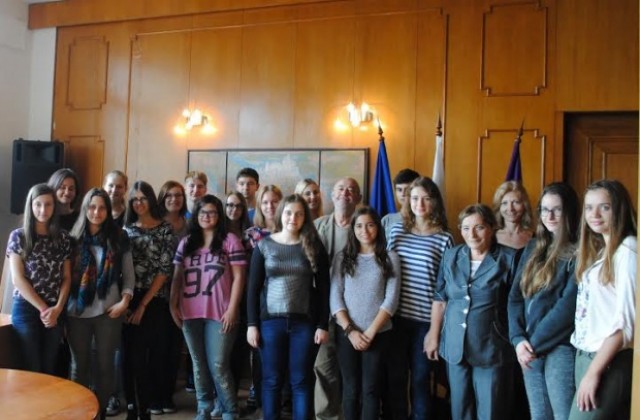 Ученици от Германия опознават старата българска столица