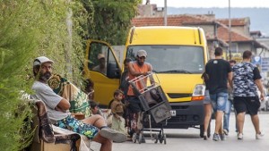 Извеждат с полиция циганите от общинския приют отказвали да работят