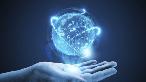 Мозъчнокомпютърна връзка помогна на млад мъж да проходи