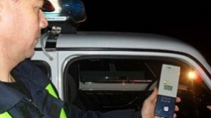 Хванаха пиян младеж зад волана