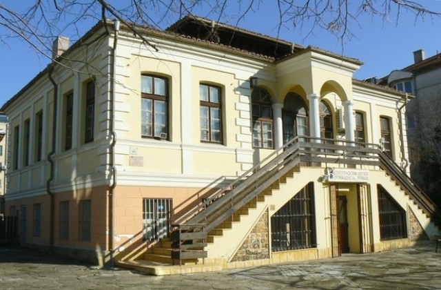 Благотворителна изложба в Етнографския музей