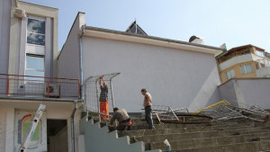 Започна възстановяването на сектора за гостуваща публика на стадион Ивайло