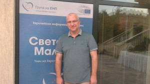 Евродепутатът Светослав Малинов откри информационен офис във В Търново