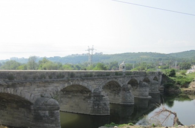 С европейски средства ще се ремонтира пътят Поликраище – Елена