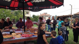 Питки баници и курбан осветиха за здраве в кв Въртешево