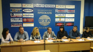 Младежи призоваха плевенчани да се включат в почистването след пороя