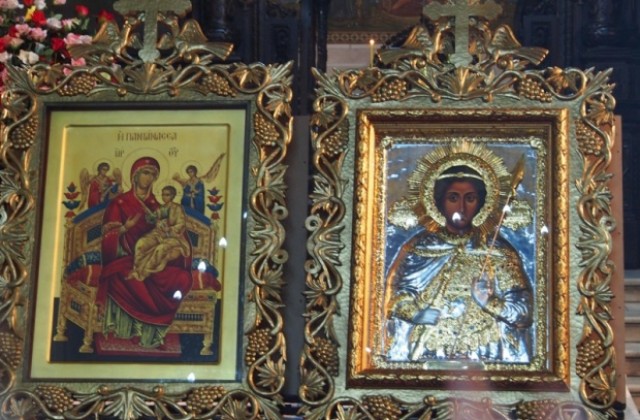 Мобилно приложение показва българската православна иконография