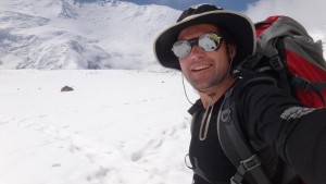 Атанас Скатов достигна връх Манаслу при силен вятър и снеговалеж