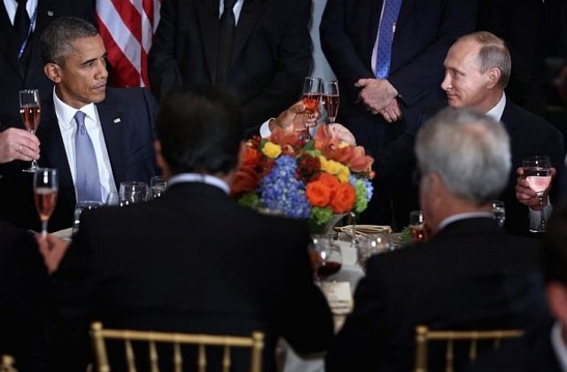 Путин и Обама вдигнаха тостове на прием (СНИМКИ)