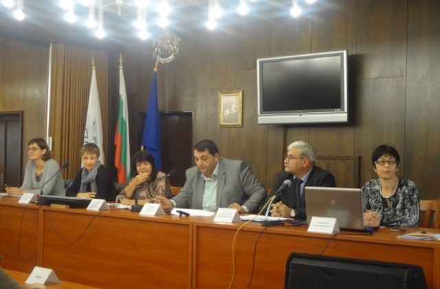 Русенските ученици показват по-високи резултати при матурите в 4 кл., а след 7 кл. те са съизмерими със средните за страната