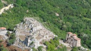 Макет на Асеновата крепост и детски рисунки представяме на фестивал