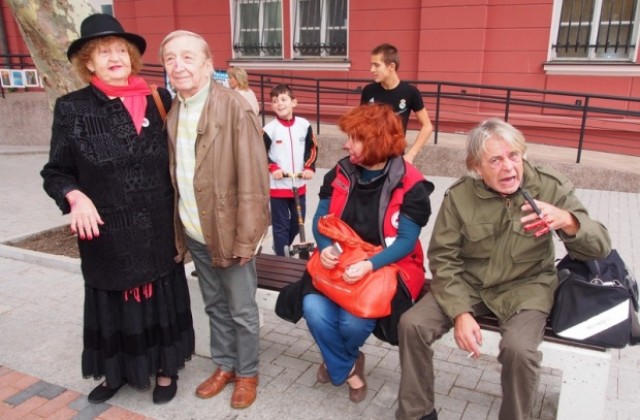 Спасиха артисти след земетресение във Варненския театър (СНИМКИ)