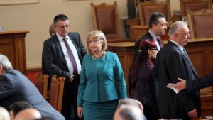 Агенцията за обществени поръчки преминава към министъра на финансите