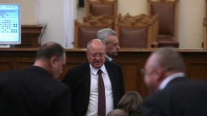 Просветният министър ще настоява за повече пари за образование догодина