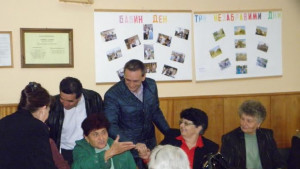 Кандидатът за кмет от БСП Валентин Ламбев уважи празника на