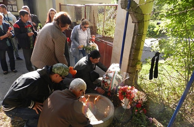 В Горни Лом почетоха паметта на загиналите работници