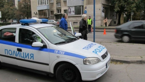 Бус с бежанци заловен край Стара Загора