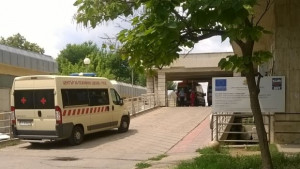 Съседи помогнаха на мъж в безпомощно състояние