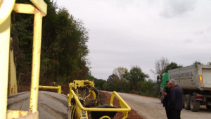 Ремонтират пътя между Драганово и Камен