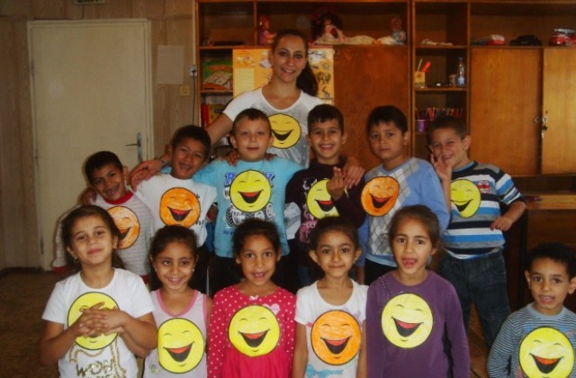 Изложба от усмивки подредиха децата от ЦДГ „Слънчице” във Върбица