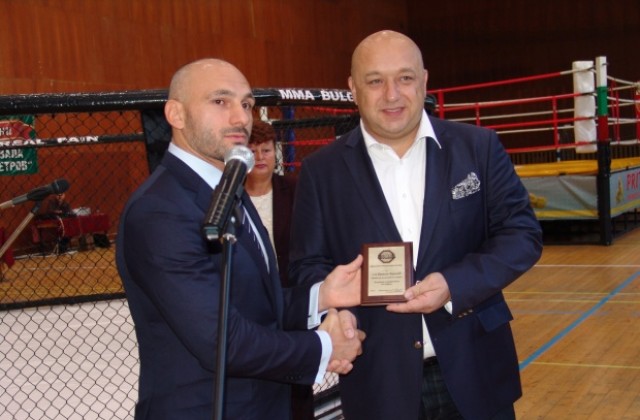Спортният министър откри държавното първенство по ММА за аматьори в Горна Оряховица