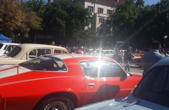 102 ретро коли на изложението в Стара Загора