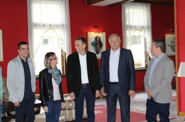 Млади кандидати за съветници и кметове поканиха Кольо Милев на дискусията „Опитът говори“