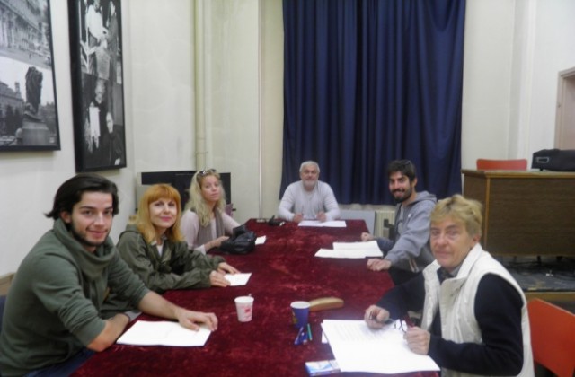 В театъра репетират нова пиеса за деца