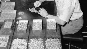 Русия дава под аренда участъци за добив на малки диаманти