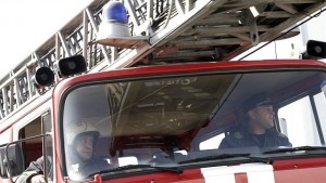 Жена заби Ауди в дърво колата изгоря