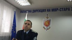 Проверяват пътни полицаи