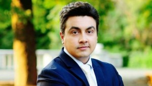 Момчил Неков Докога ще се делим на източни и западни