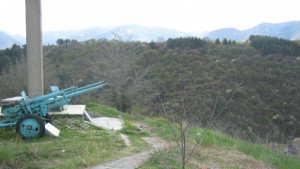 Вандали повредиха осветлението на Кръста над Дупница