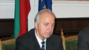 Общината апелира агитационните материали да се лепят на регламентираните за