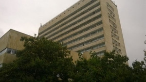 Наръган с нож мъж е с опасност за живота в