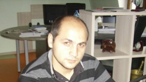 Учен от Русе създаде устройство за цветово ориентиране за хората