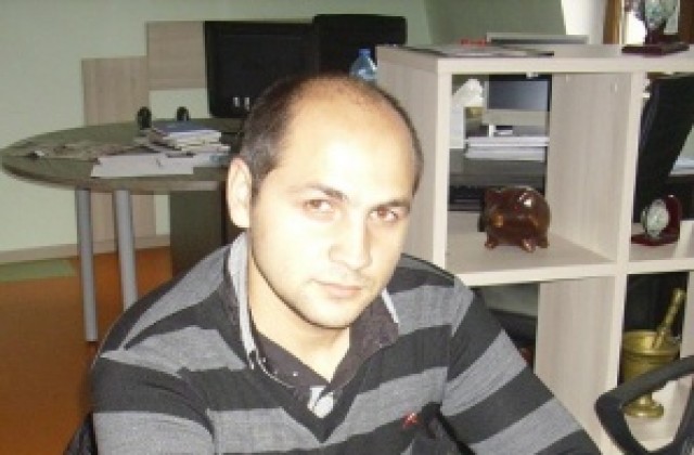 Учен от Русе създаде устройство за цветово ориентиране за хората с нарушено зрение