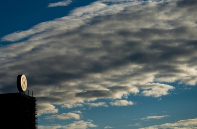 Американски сенатори разследват данъчните облекчения за автомобили на Фолксваген