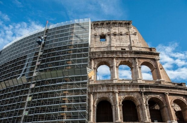 Кметът на Рим подаде оставка - плащал обеди и вечери с общински пари