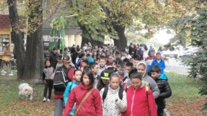 Покани за интензивно ходене и тристранна среща