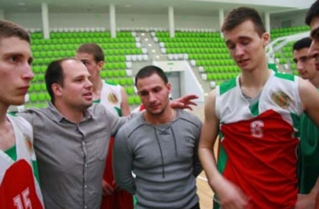 Най-успешният треньор в историята на габровския баскетбол – Владимир Искров, лети за Щатите