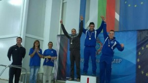 Врачански полицаи добри и в плуването