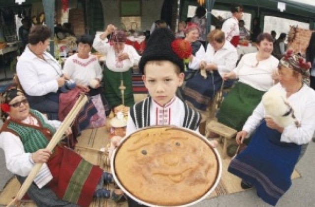 В Стражица стягат четвъртото издание на фестивала Житената питка