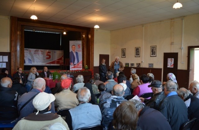 Социалната политика на Валентин Ламбев събра жителите на три села